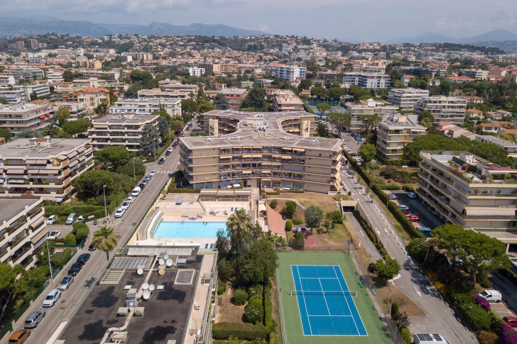 Residence Pierre & Vacances Heliotel Marine Saint-Laurent-du-Var Exterior photo